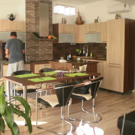 Homestay Aki - 2 +kk *