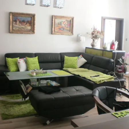 Homestay Aki - 2 +kk